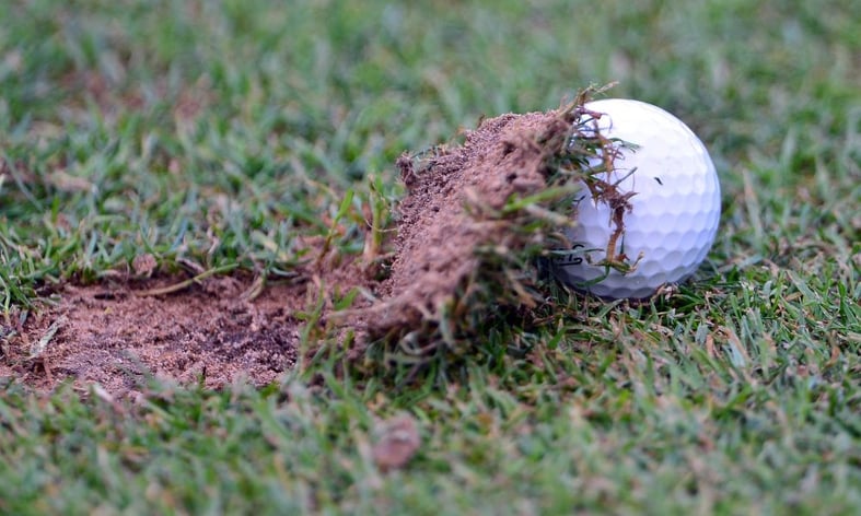 Opinion: New golf rules whiff when it comes to relief from divots